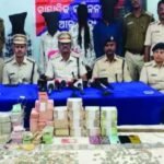 ପୁଟୁପଡ଼ାରେ ବ୍ୟବସାୟୀଙ୍କ ଘରୁ ଚୋରି ଘଟଣା, ୪ ଜଣଙ୍କୁ ଗିରଫ କରି ପୋଲିସର କୋର୍ଟ ଚାଲାଣ!