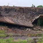 ଅସରାଏ ବର୍ଷାରେ ଧସିଲା ମଧୁସୂଦନ ସେତୁ–ଚହଟା ରାସ୍ତା।